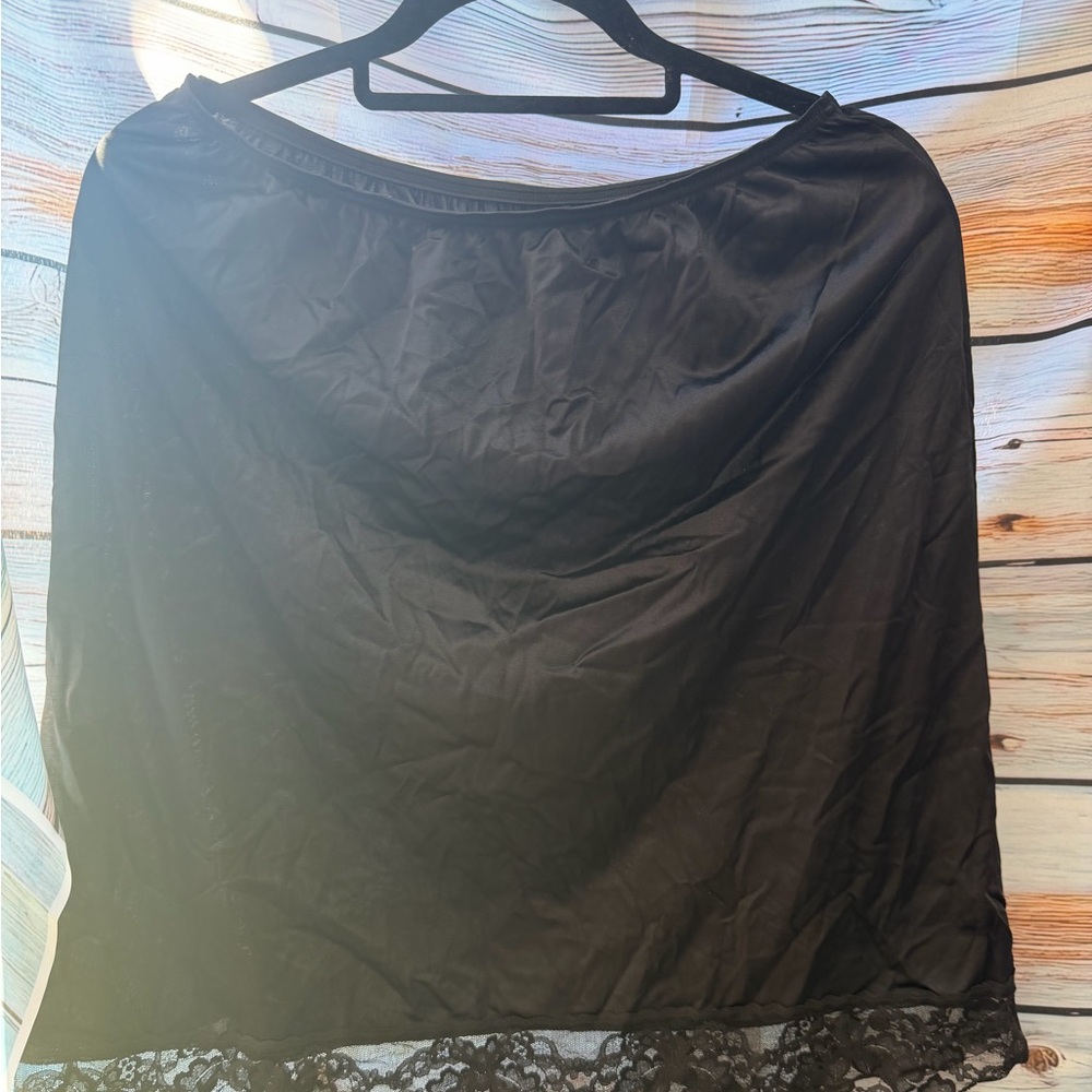 Vassarette‎ Black Satin Slip